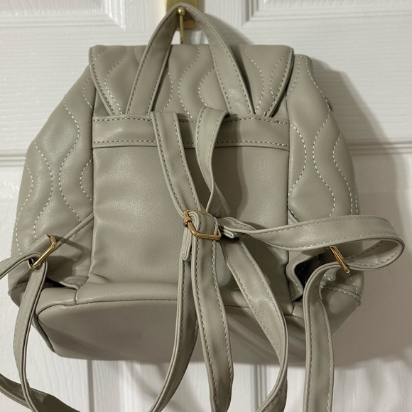 Quilted Gray Backpack - Picture 2 of 4